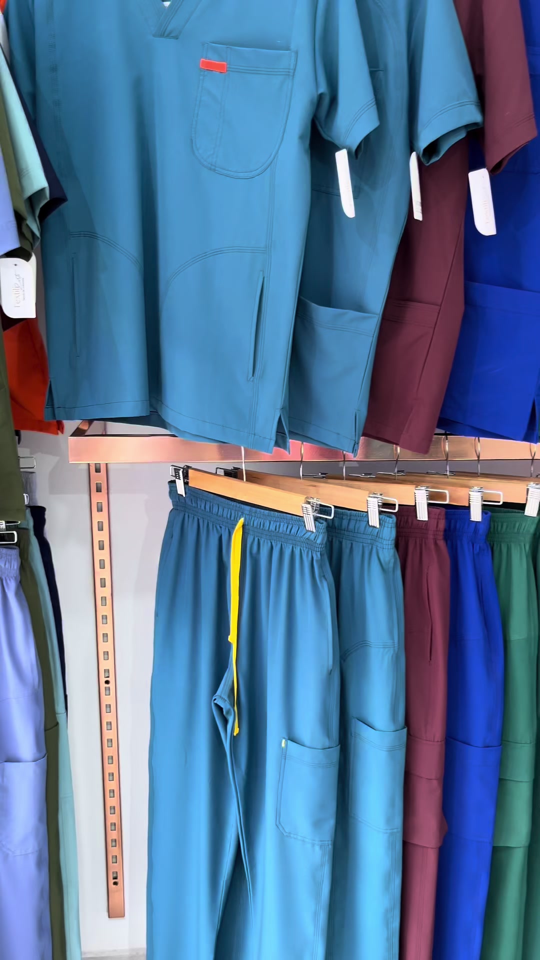 @Textilizarte uniformes médicos