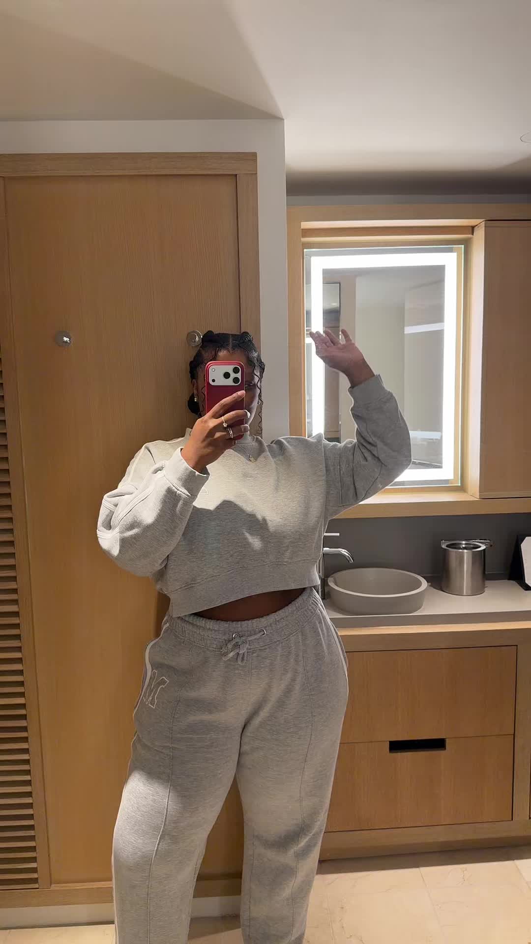 @Morgan | Travel, Fits, & Bits