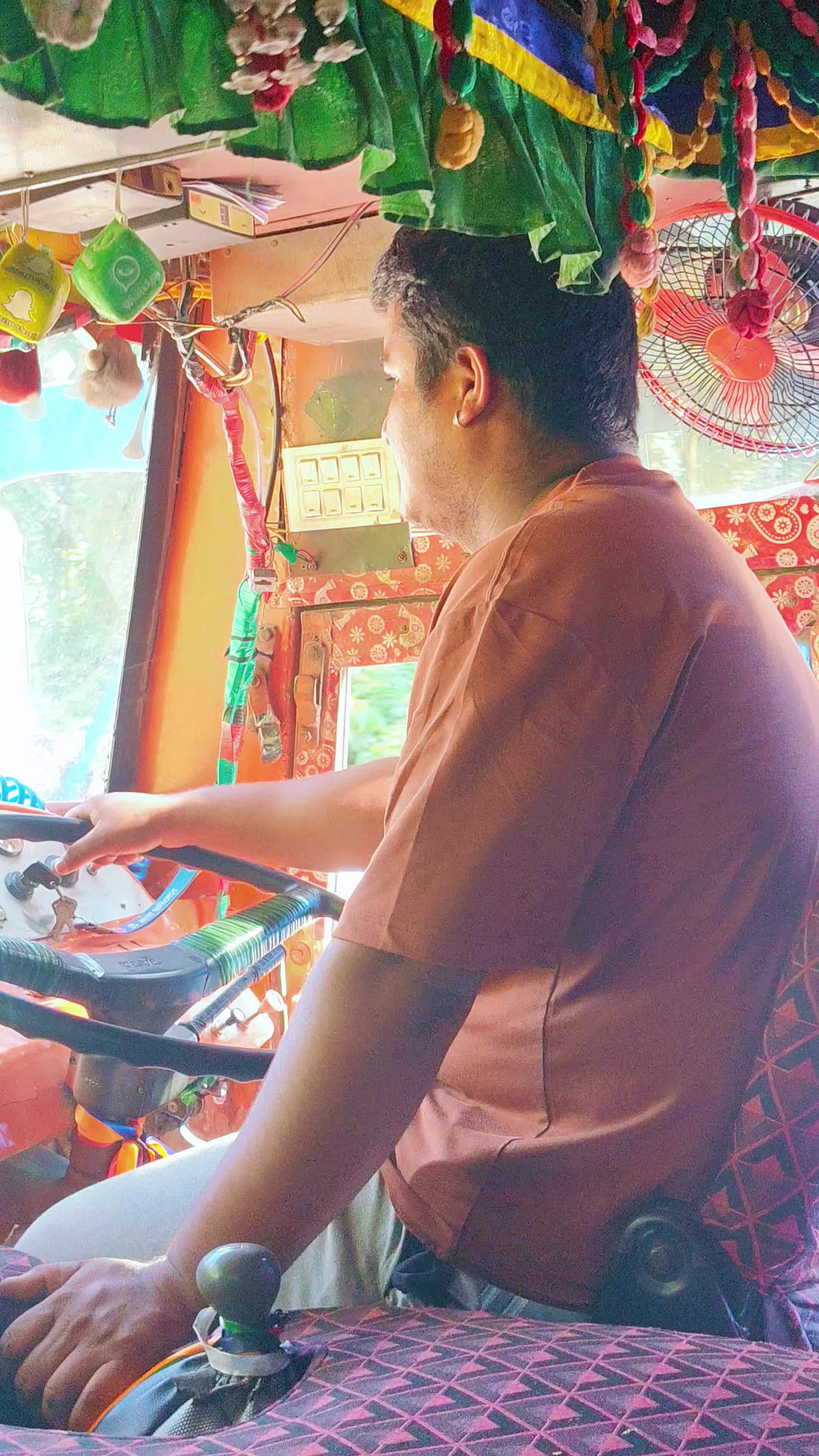 @मोहन खड्का