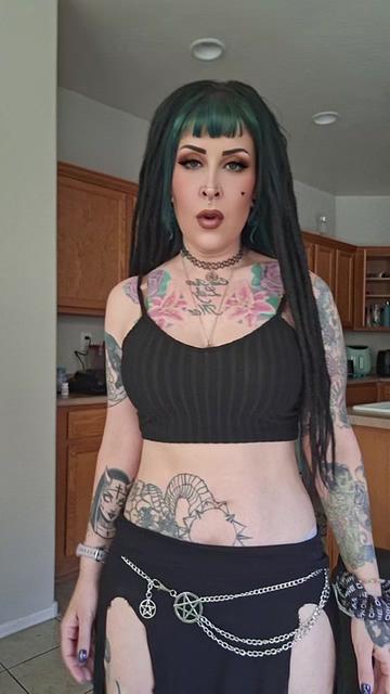 @niki_noxious