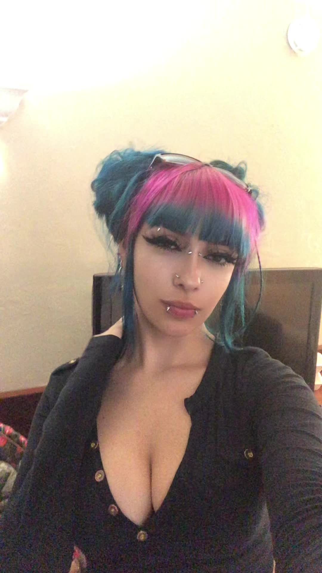 @Jessalyn