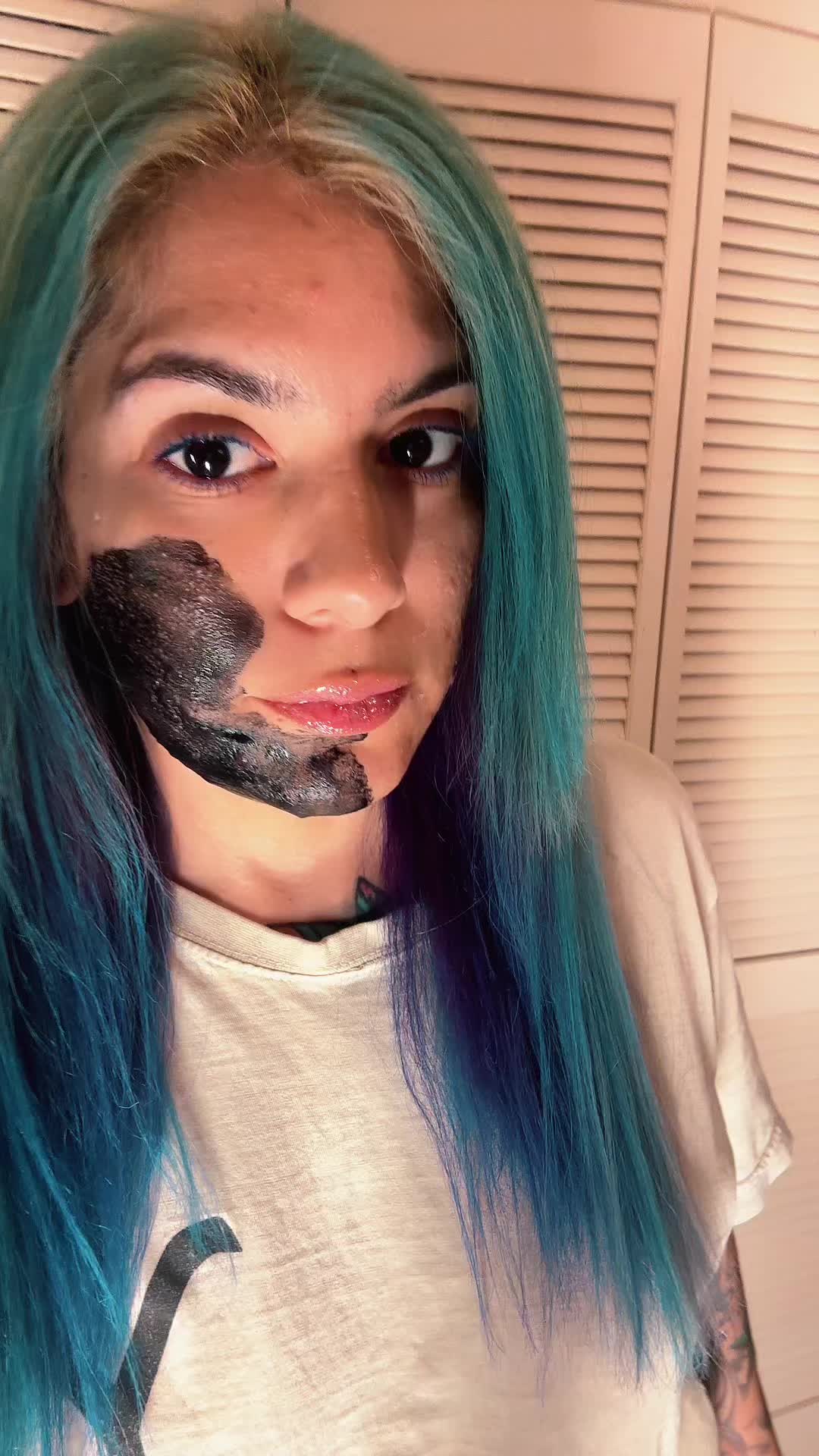 @MonaKombat