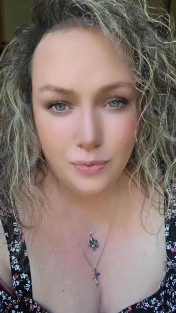 @Heidi 💜🖤