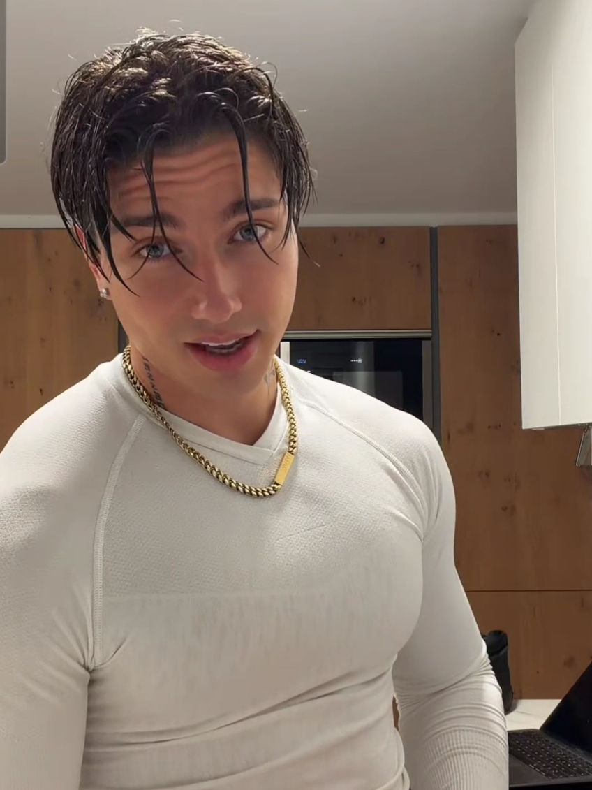 @EdithAu🧟♂️🐊