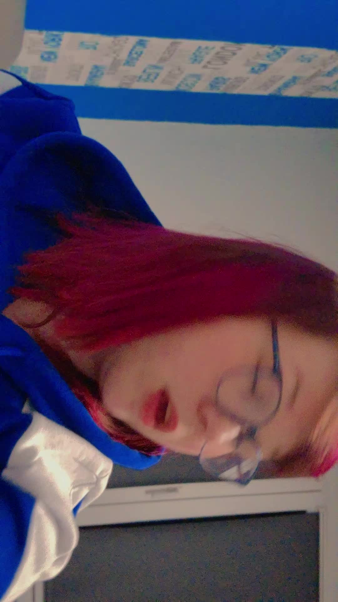 @Sarah_blue