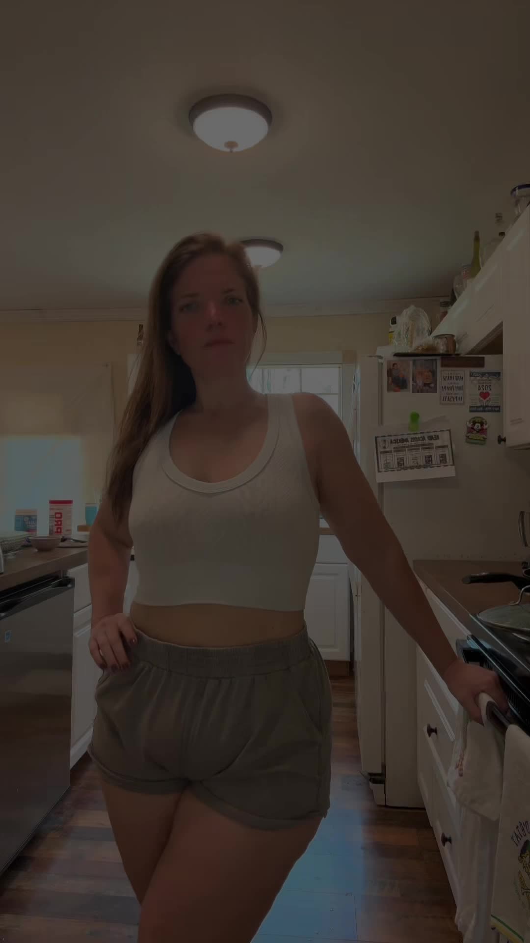 @HotwifeKat