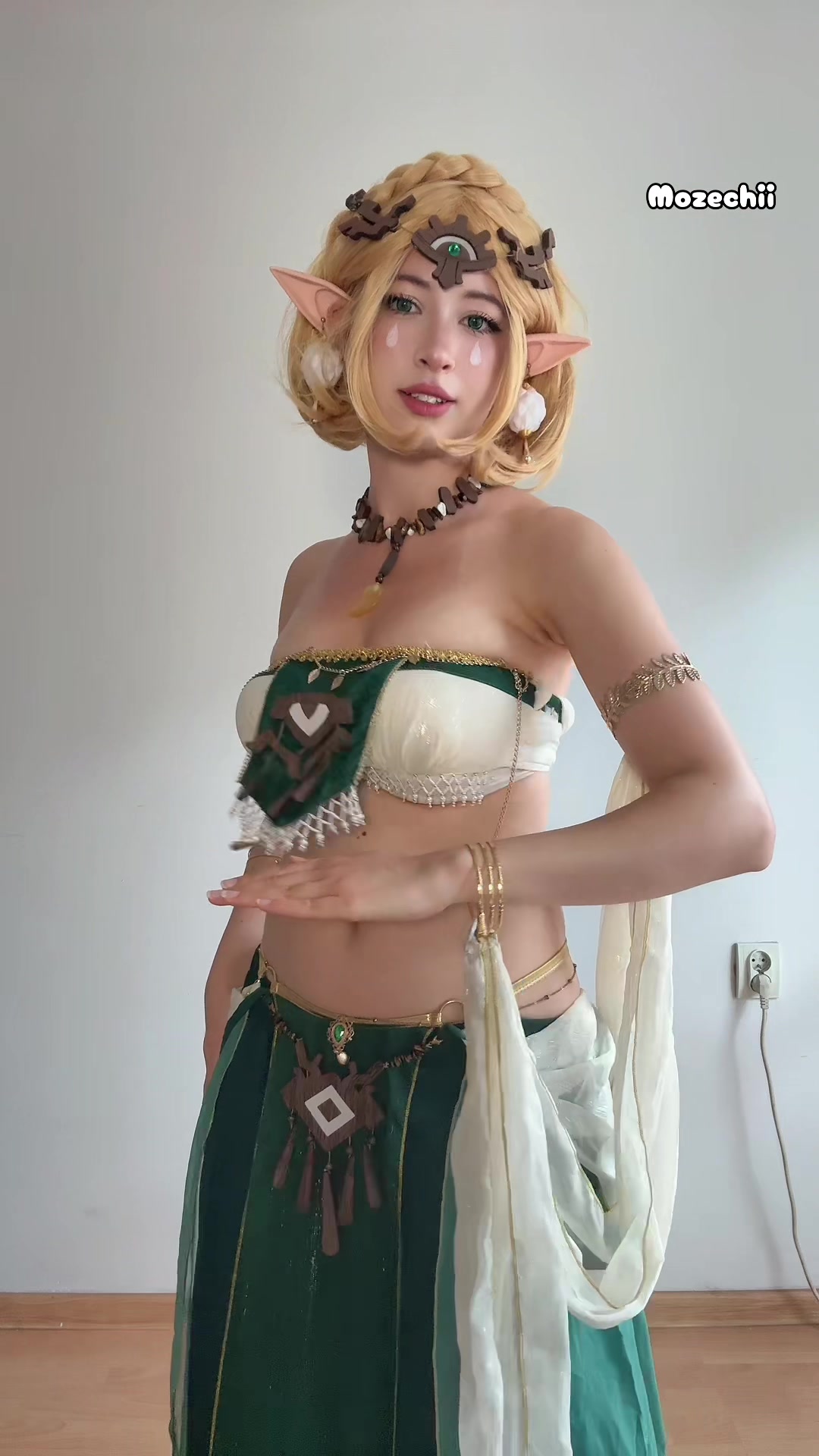 @Mozechii