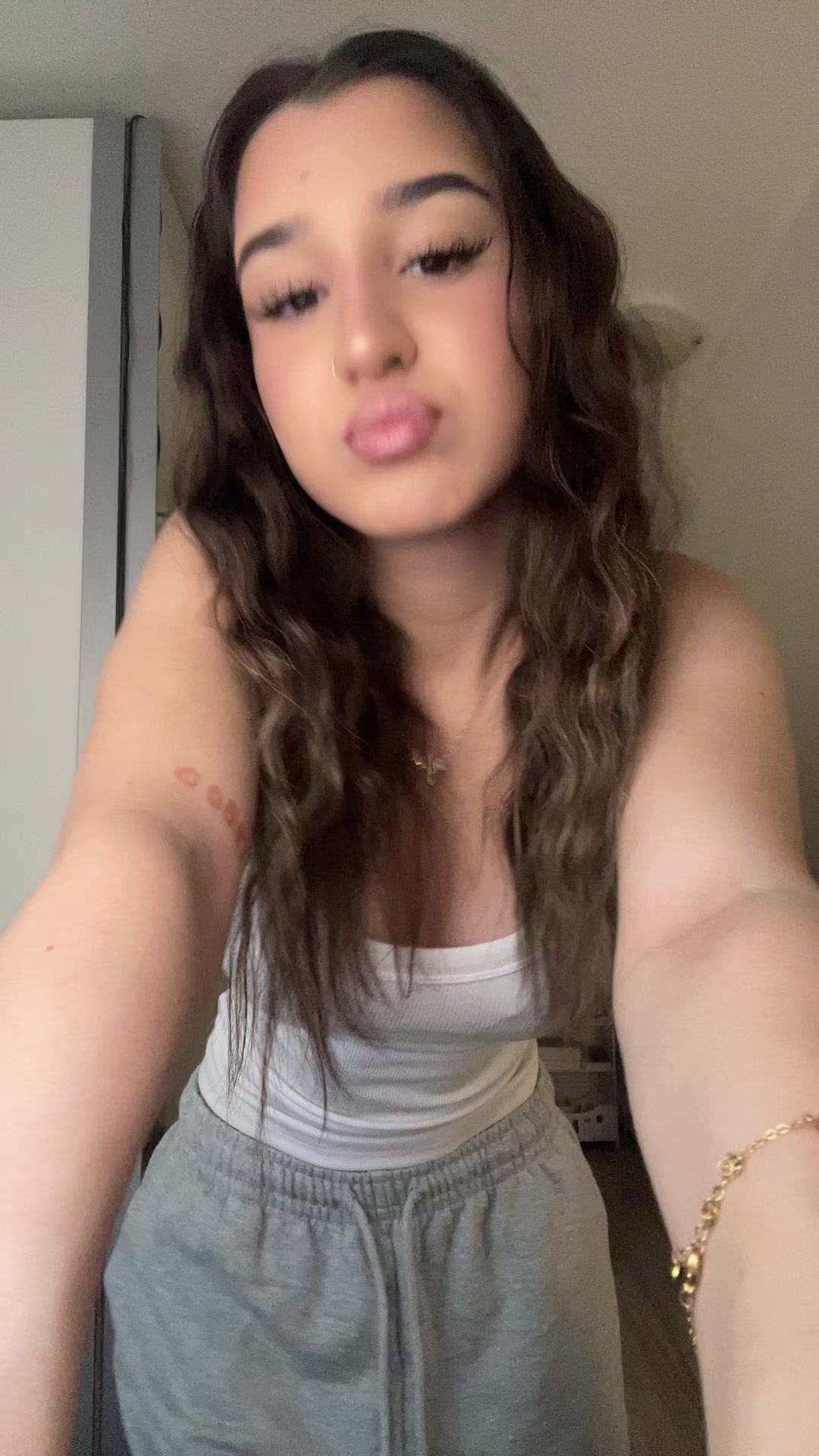 @y‘