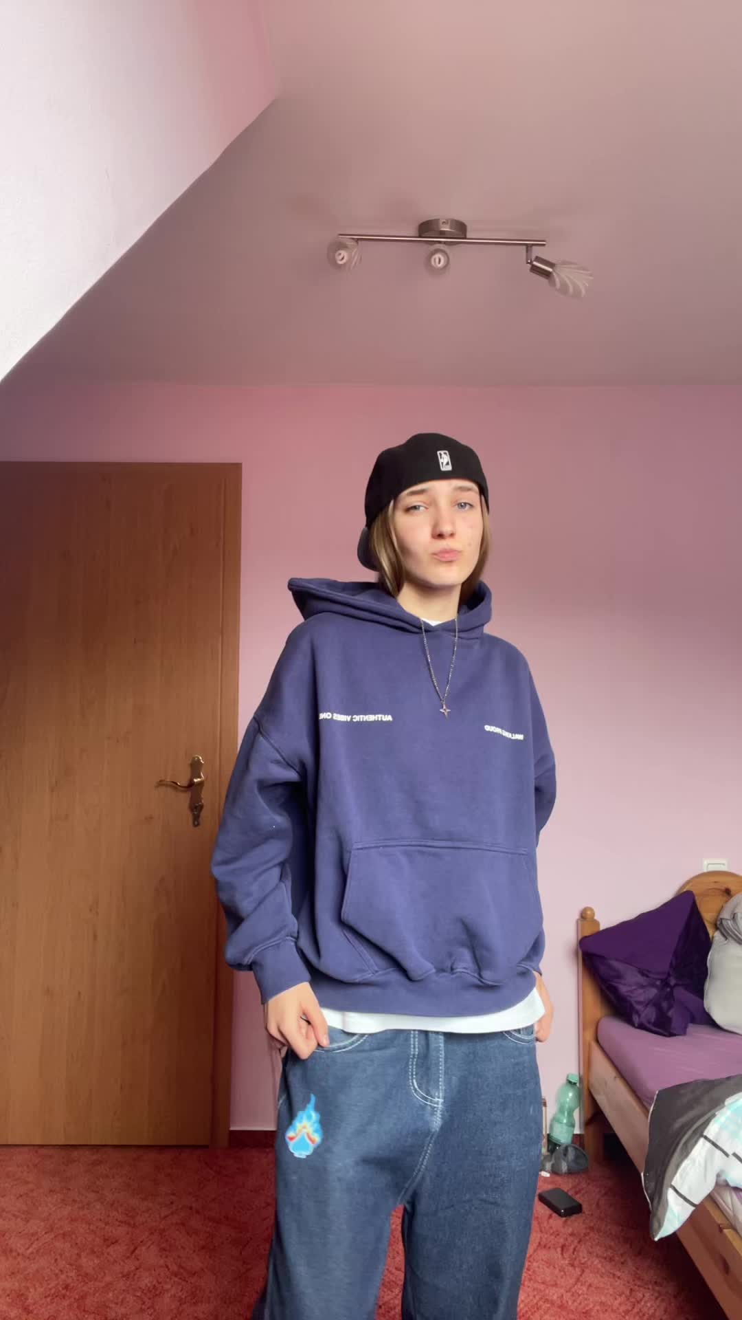 @Laraa