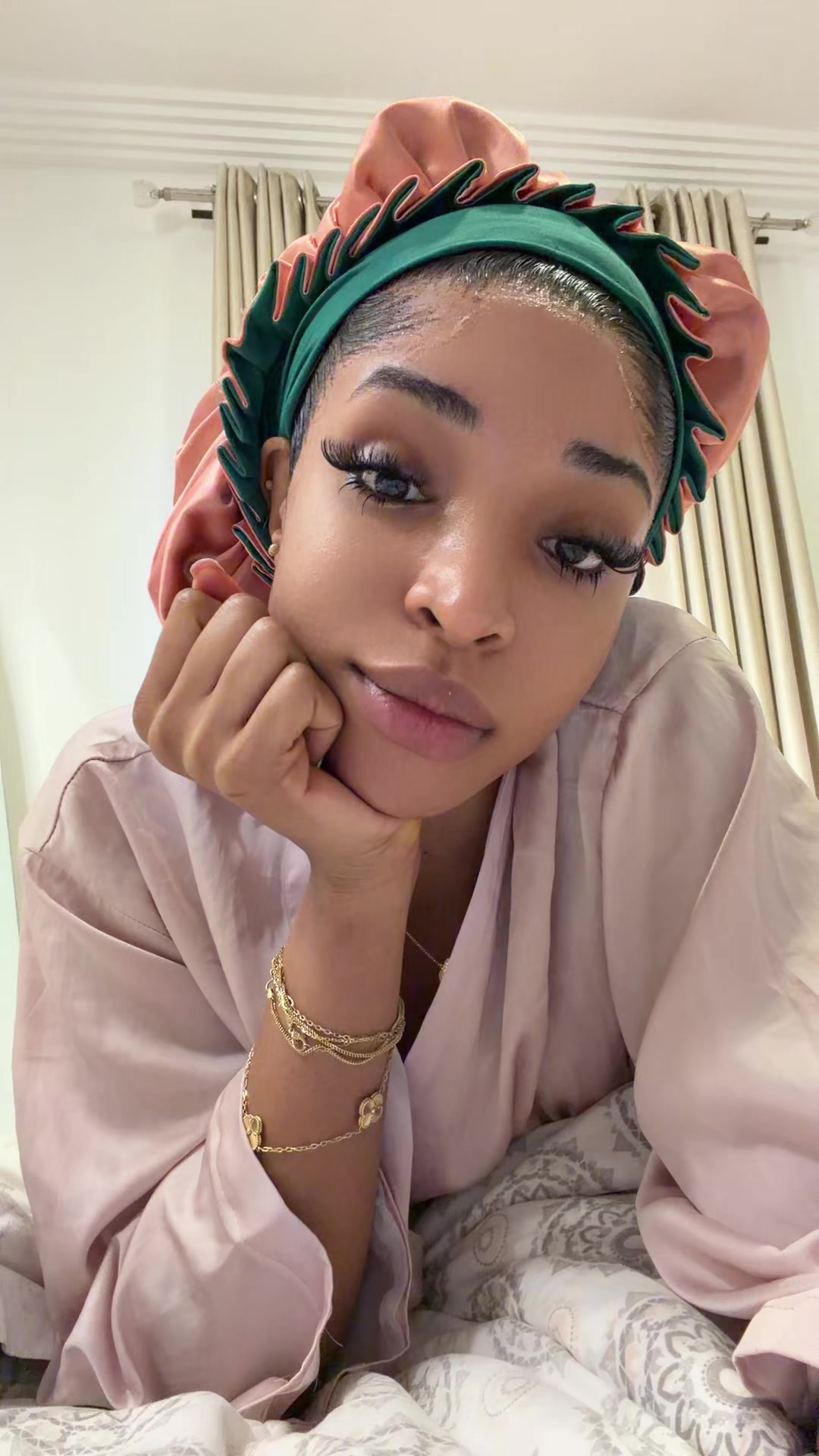 @Riri🦋