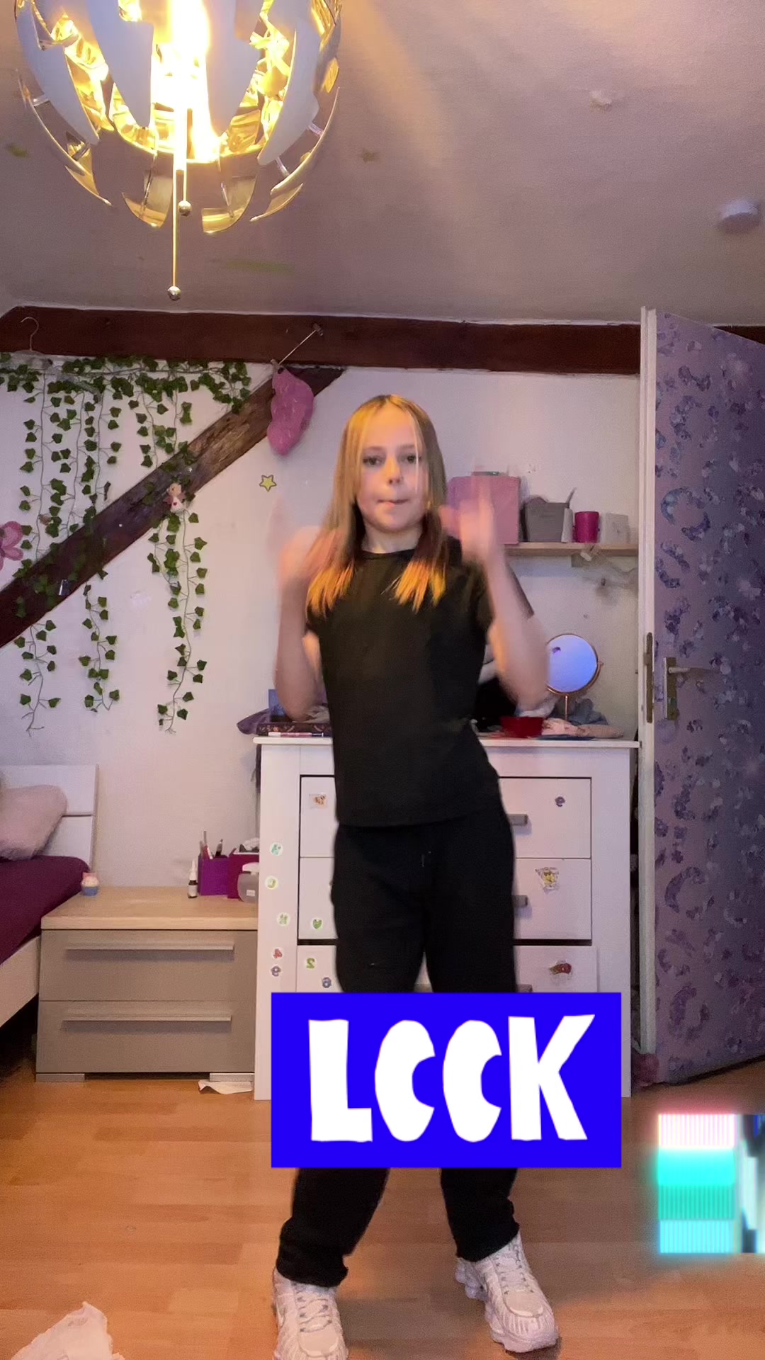 @Emxly