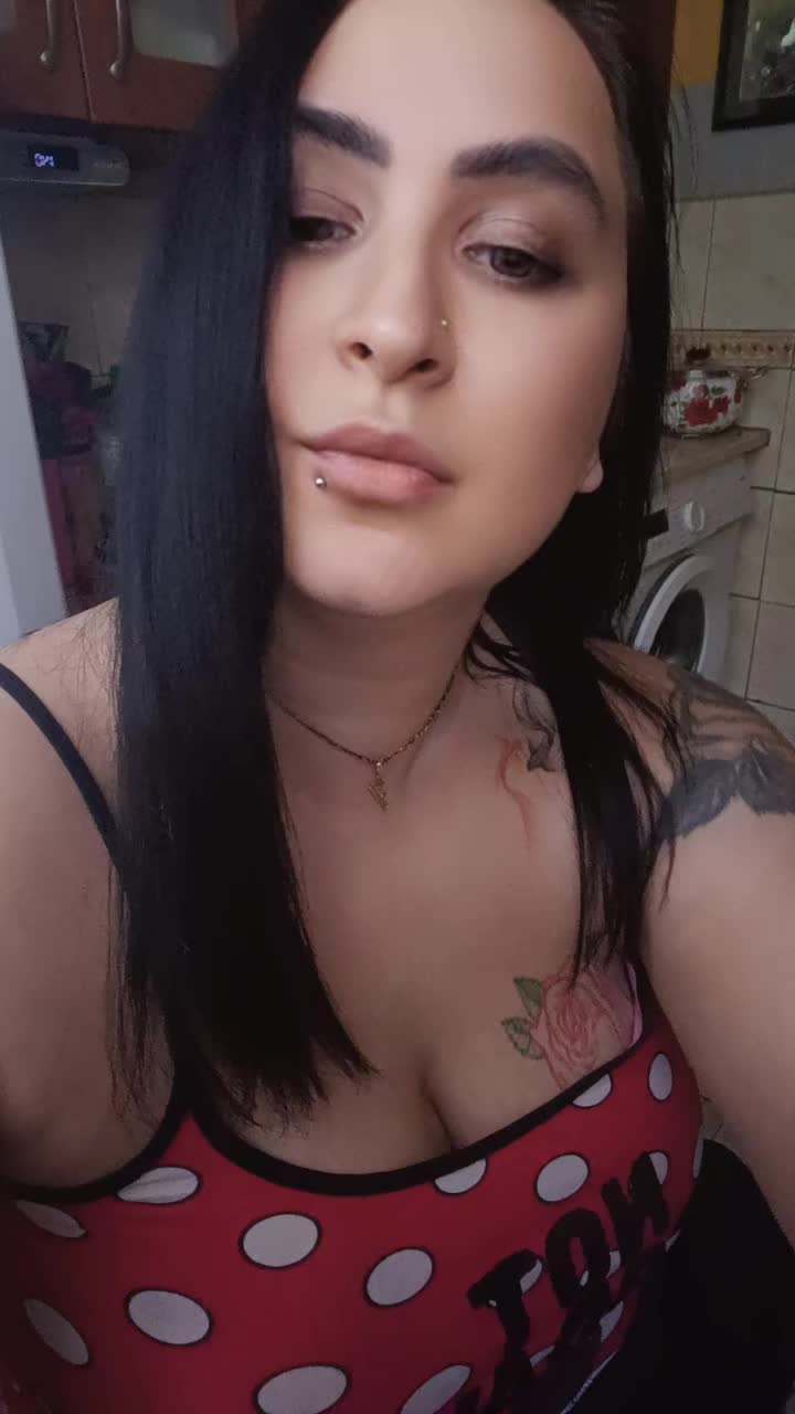 @Czoorna💋😈