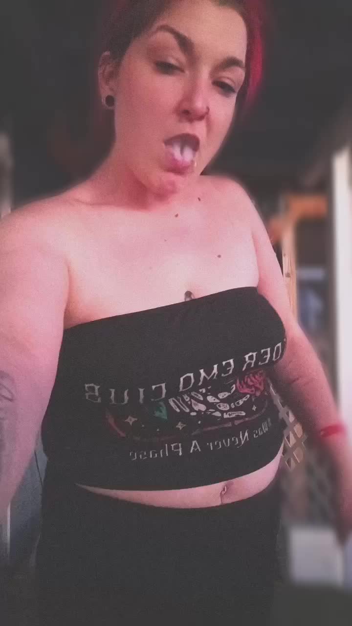 @Litty Tittyy 👅👅