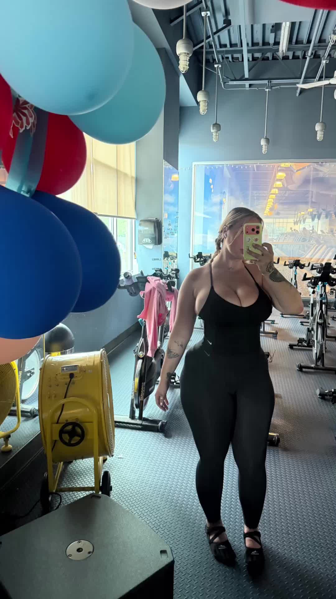 @itsearthi&hearts;️