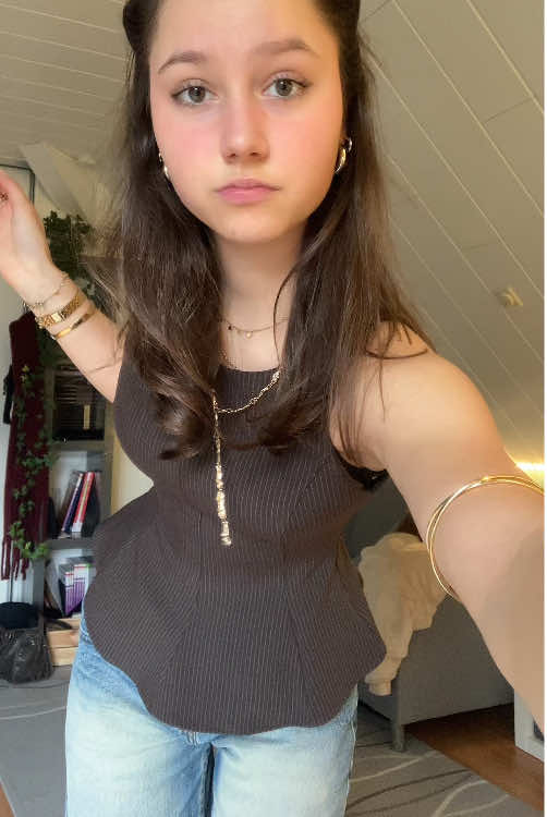 @𝒮