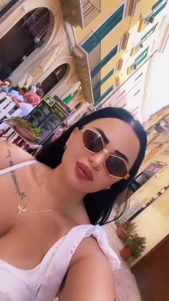 @👉🏻👑𝑄𝑈𝐸𝐸𝑁👑👈🏻