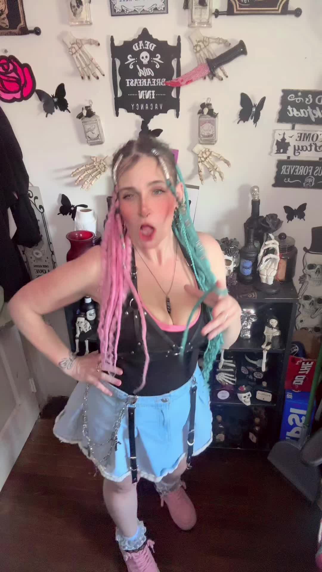 @crazyscorpiochix80