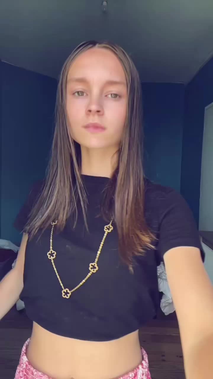 @𝓁ℴ𝓊𝓃𝒶'🥂