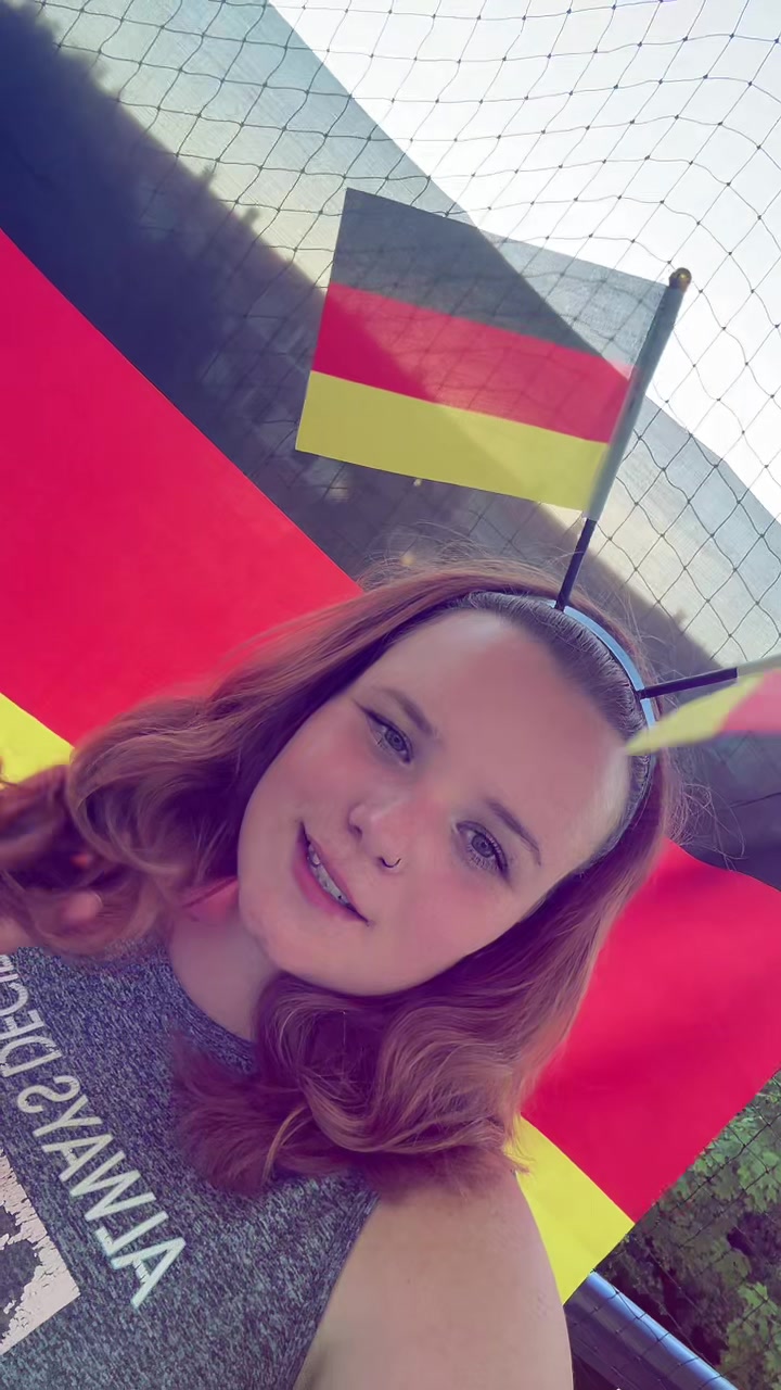 @leony