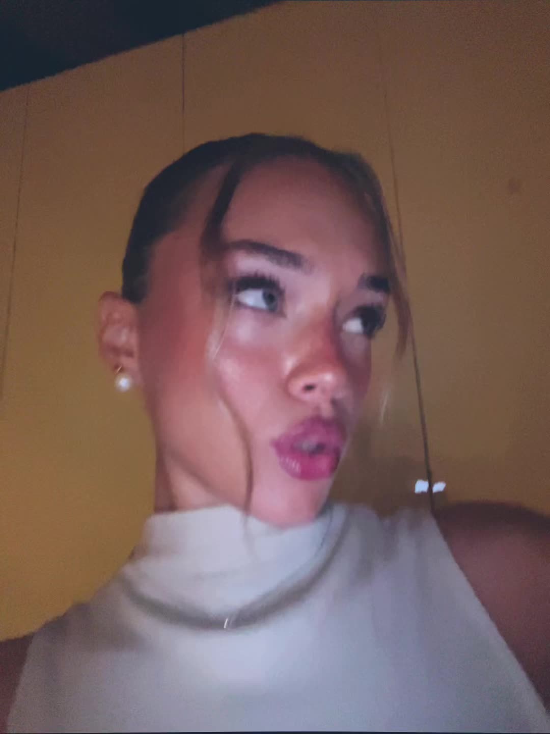 @nicole