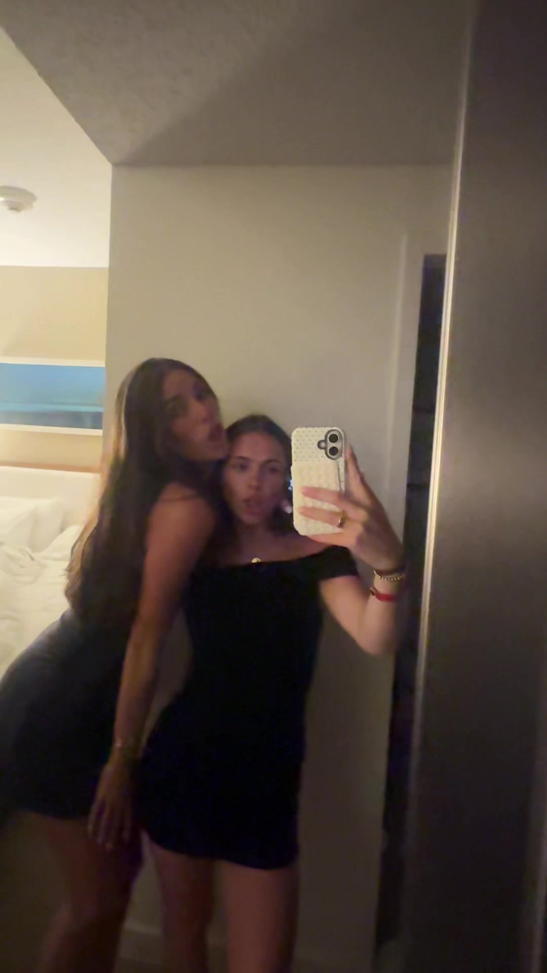 @ava