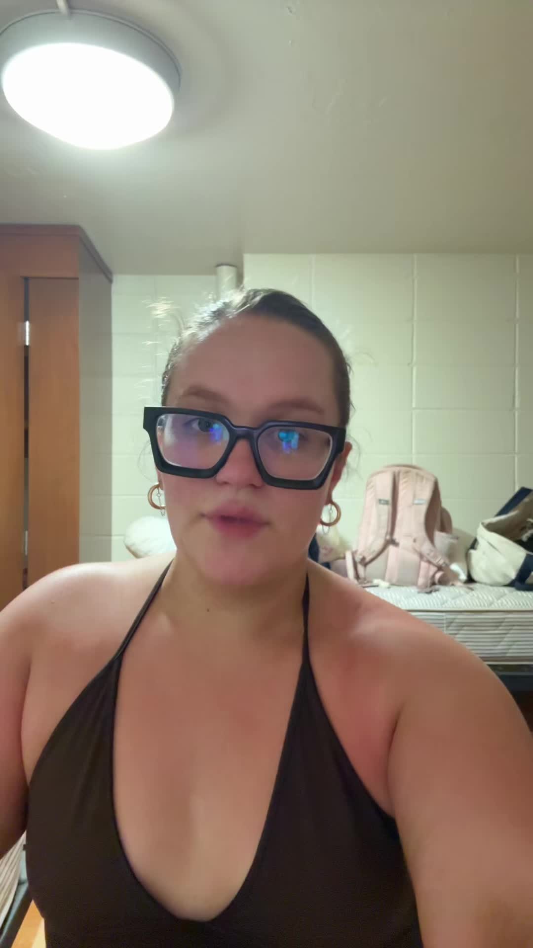 @angelinabrennen_