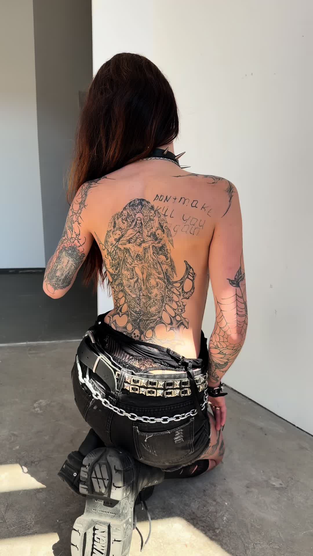@Brennnessel Tattoo Berlin