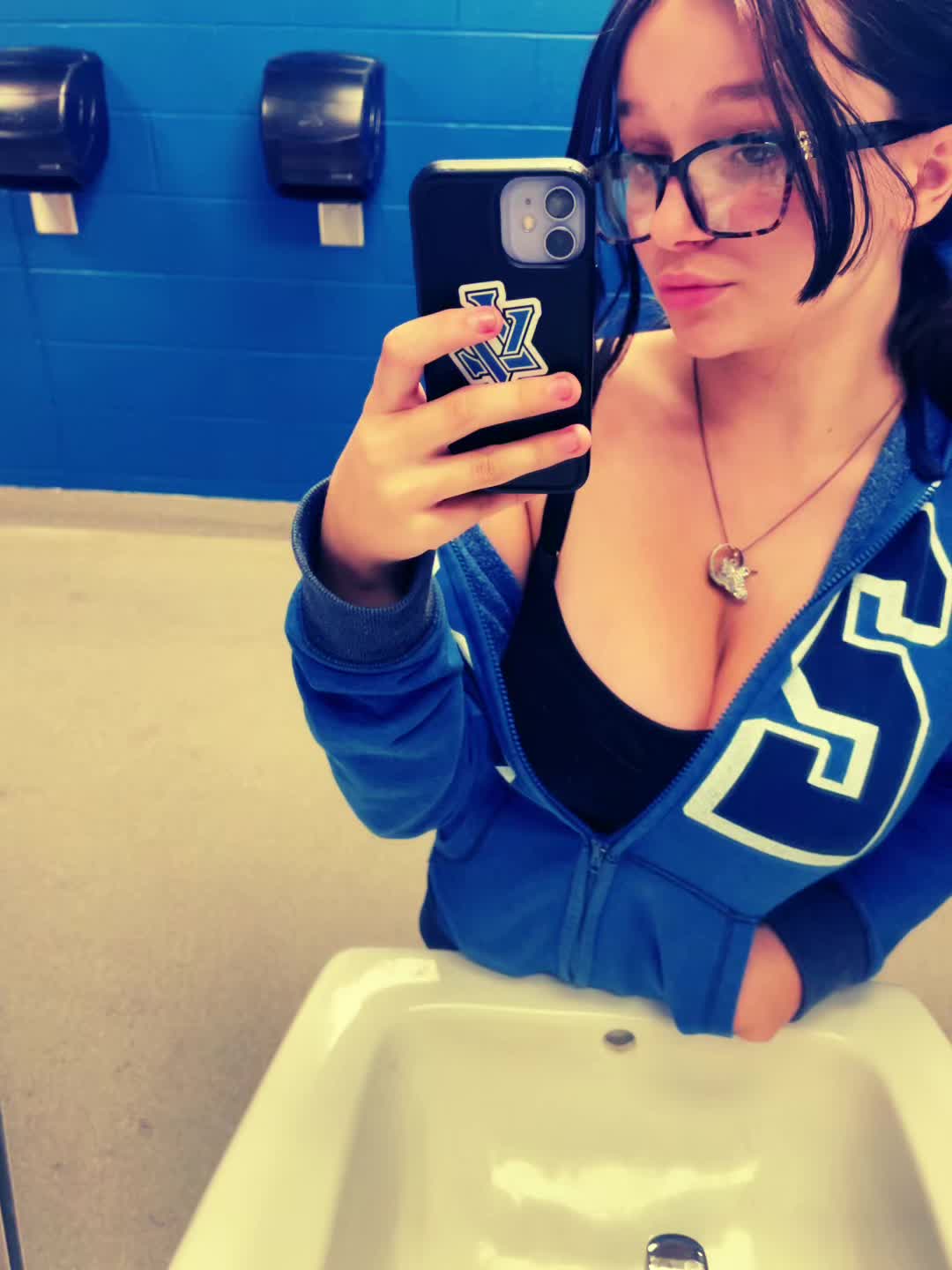 @yourlatina56