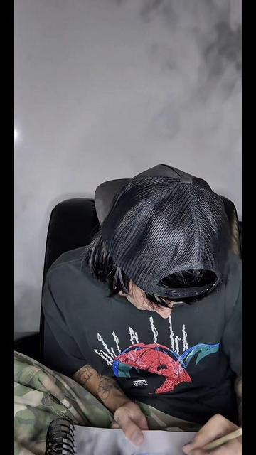 @stlsk8erboi1