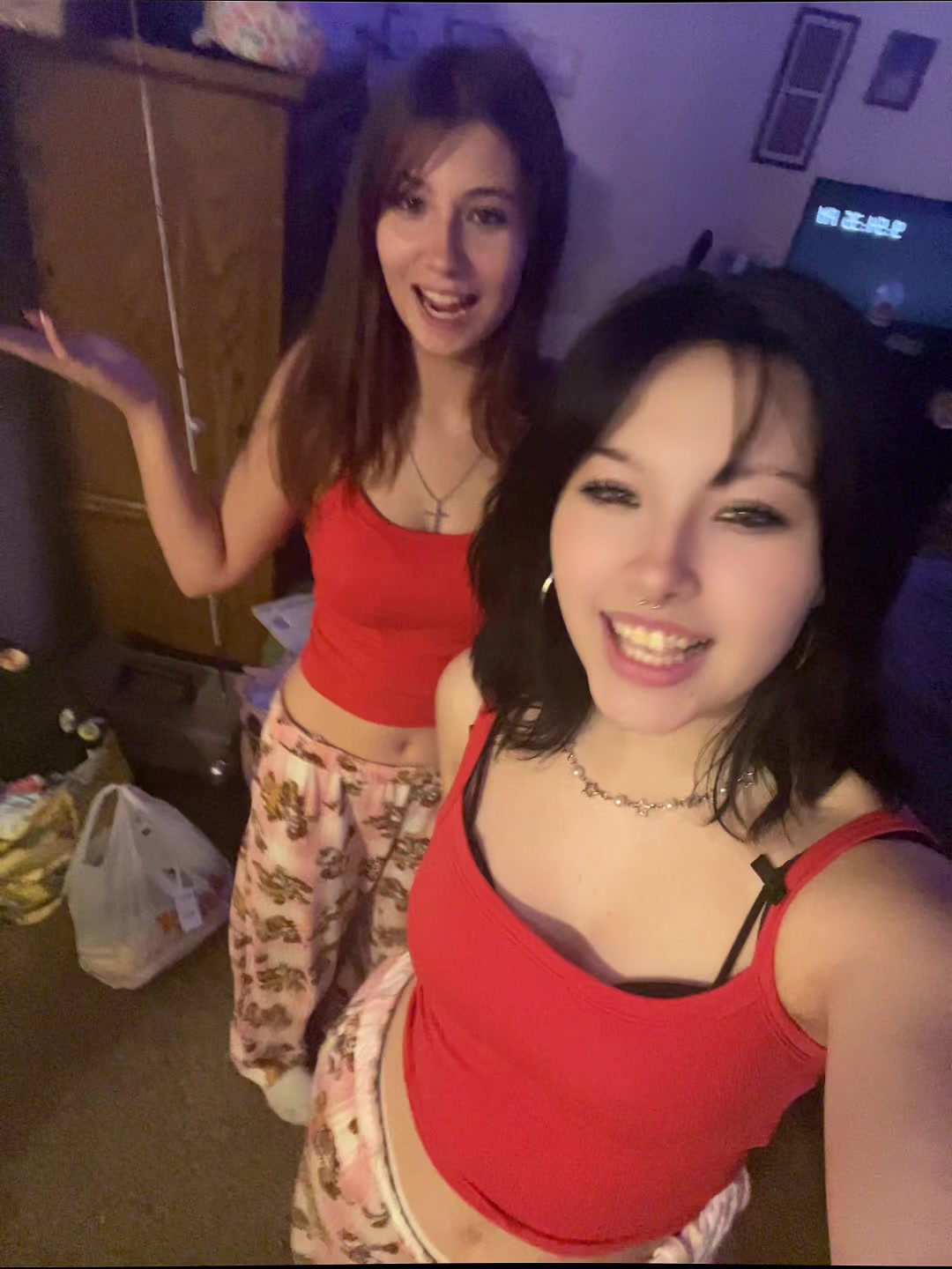 @𝐑★