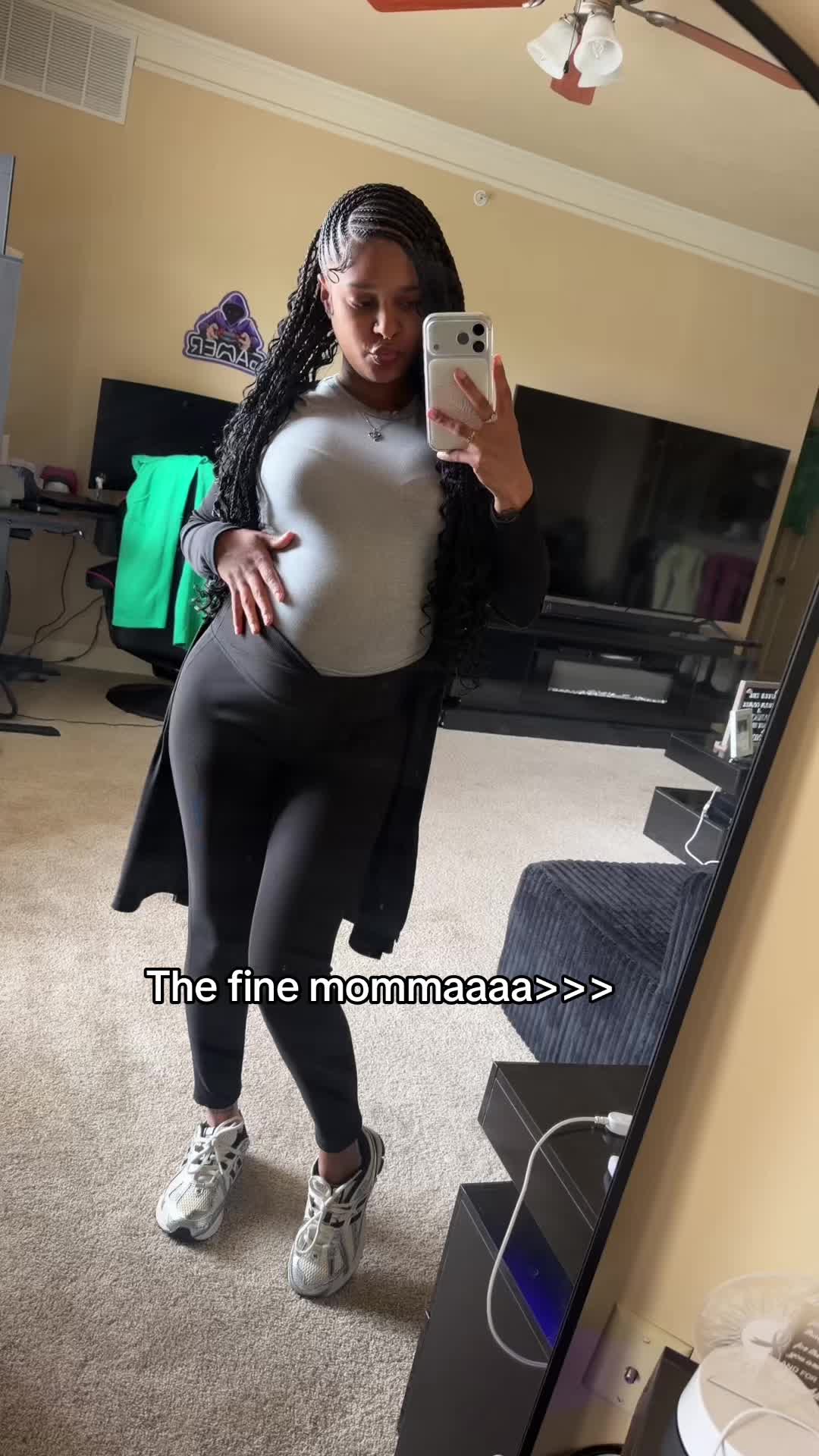 @Henny banks🖤✨