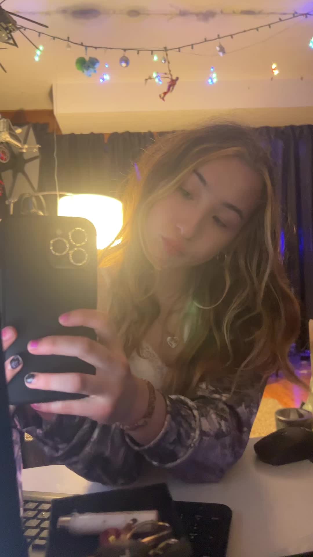 @hellookiko
