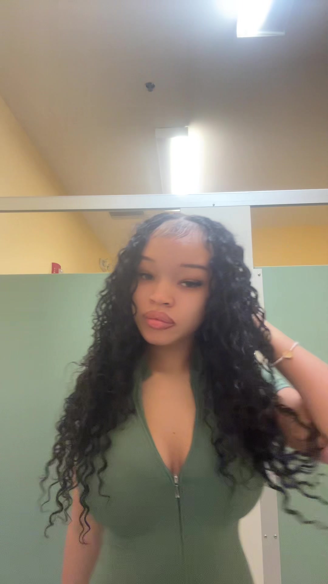 @zeueevah