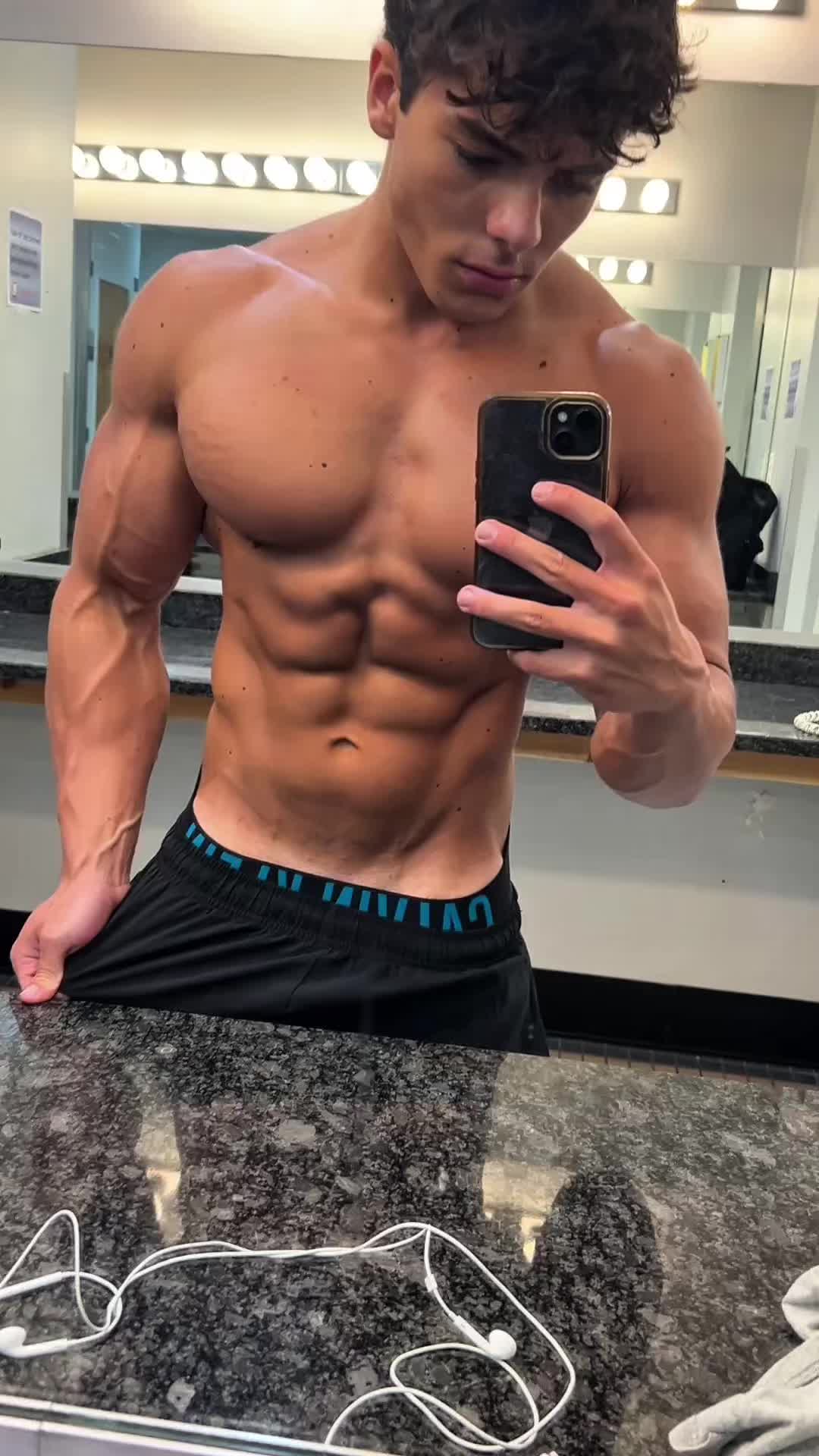 @nikolai