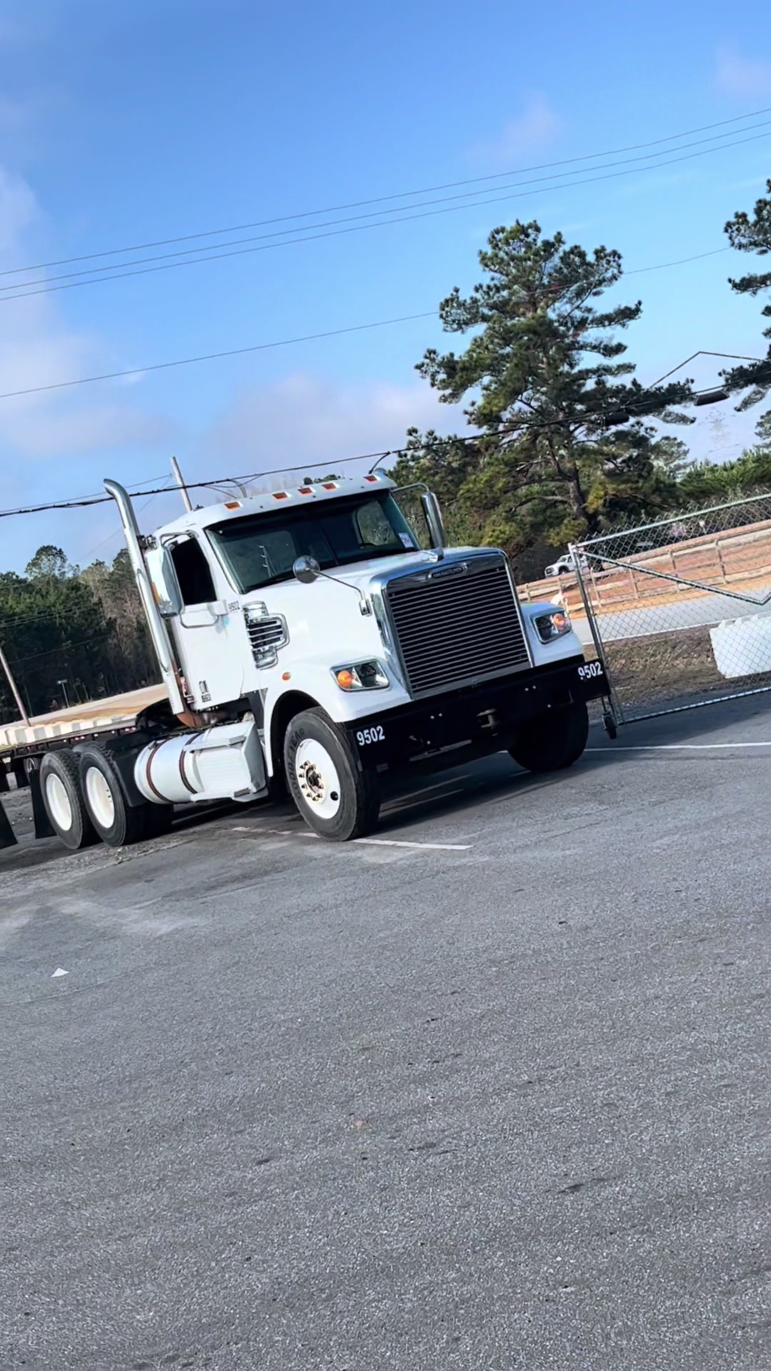 @EquiplincTrucks