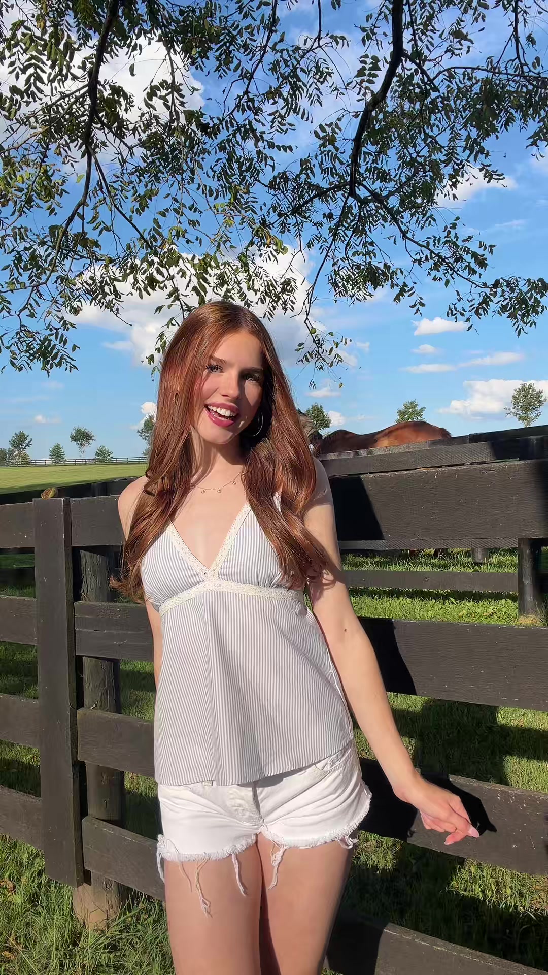 @Ellarose