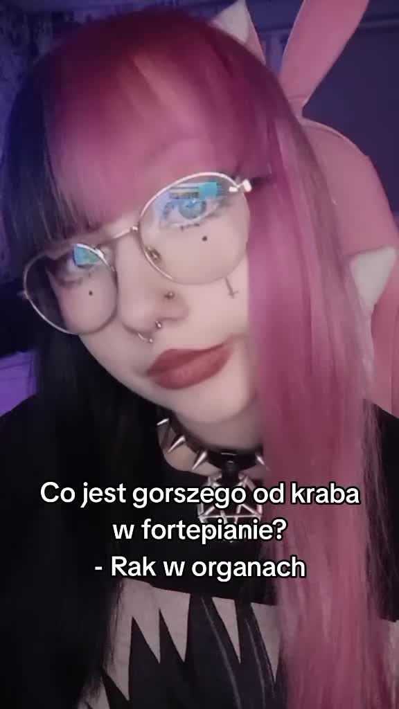 @twitch.tv/pastelbat_jpg