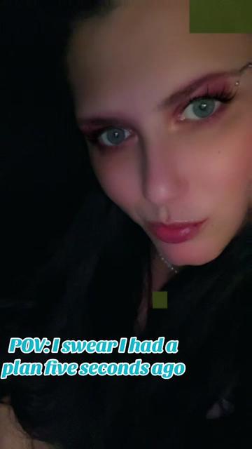 @QweenOfSatire