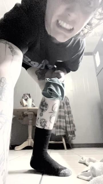 @SxyLzrd