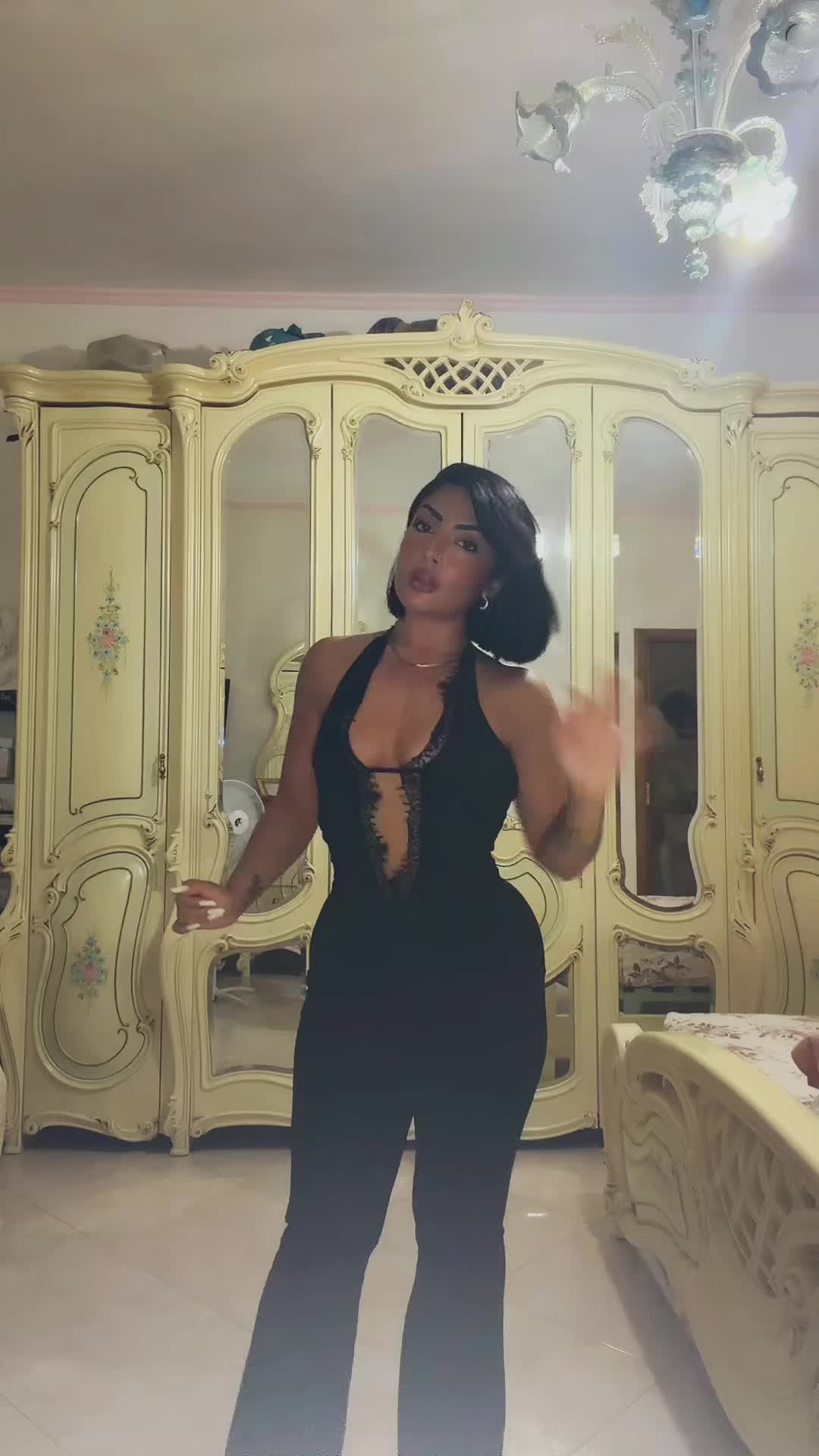 @Ilaria_