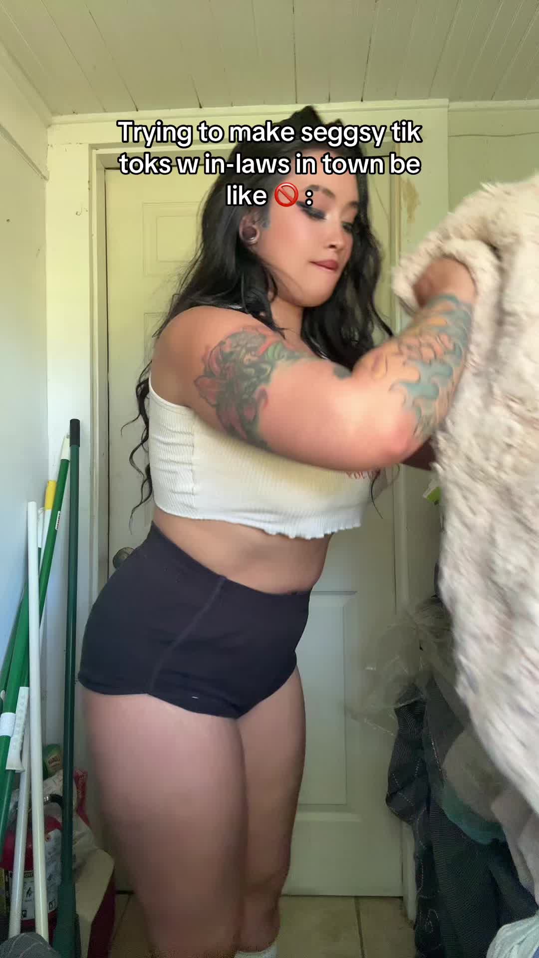 @🖤