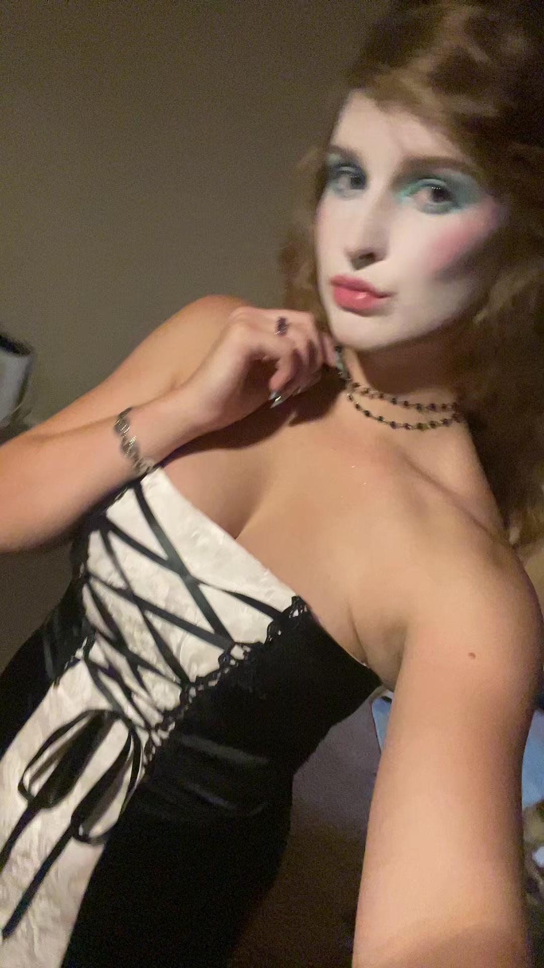 @Watswitthesehomiesdisinmy🧍&zwj;♀️