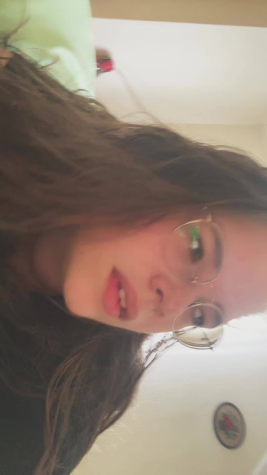 @Lilly_elaine. 🌒🌹