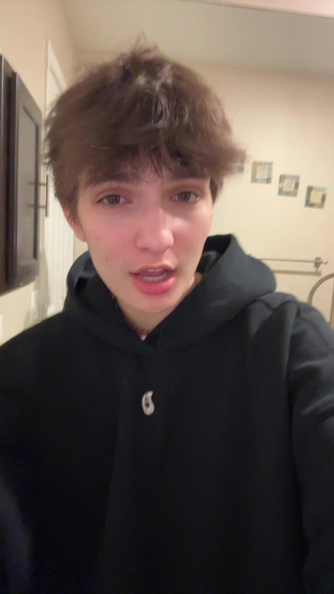 @༆