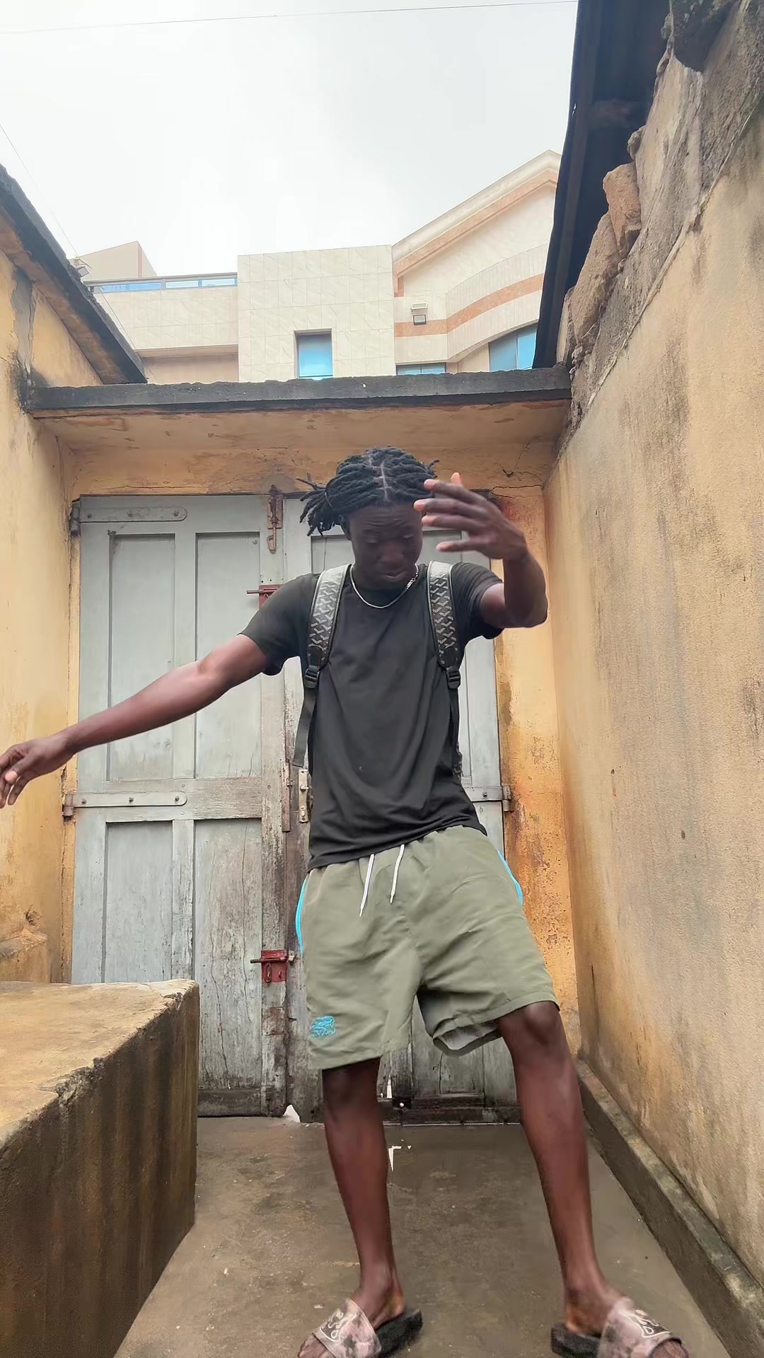 @LA MANO DU 229🚫🦵🏾