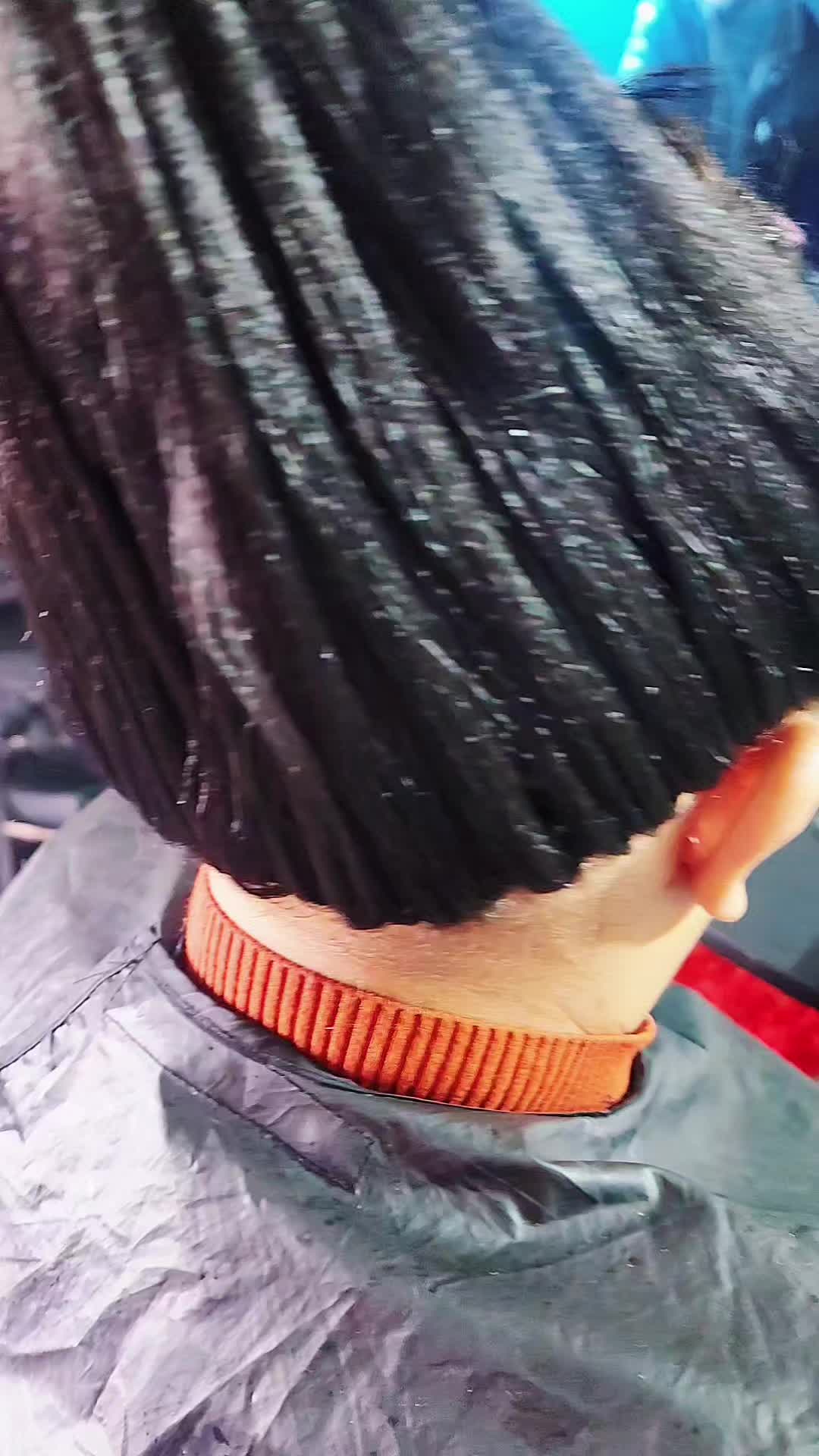 @kweenstiches