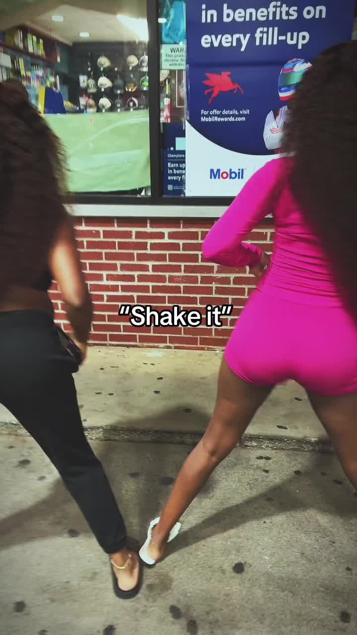 @theyadorejamelia