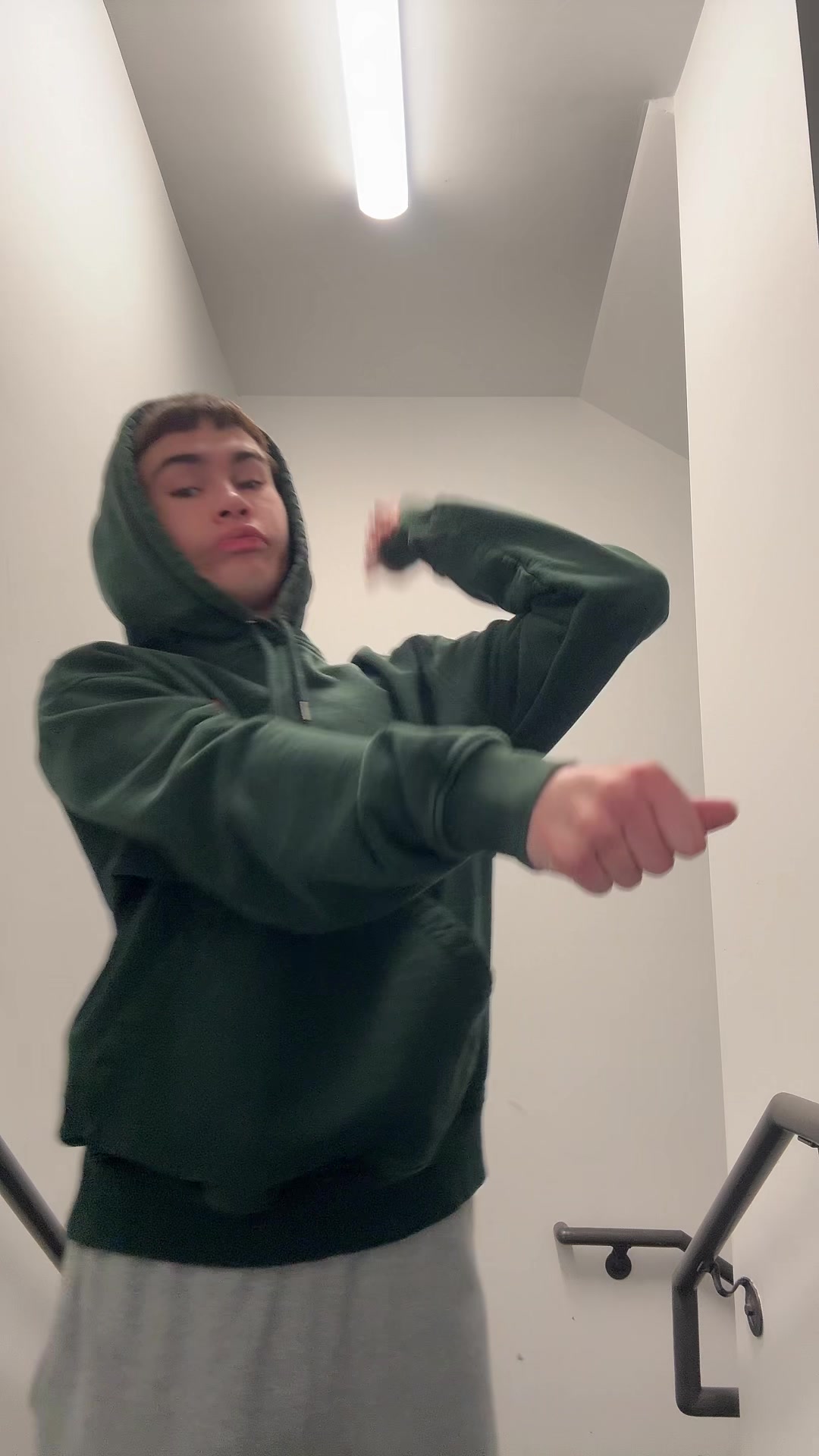 @bg