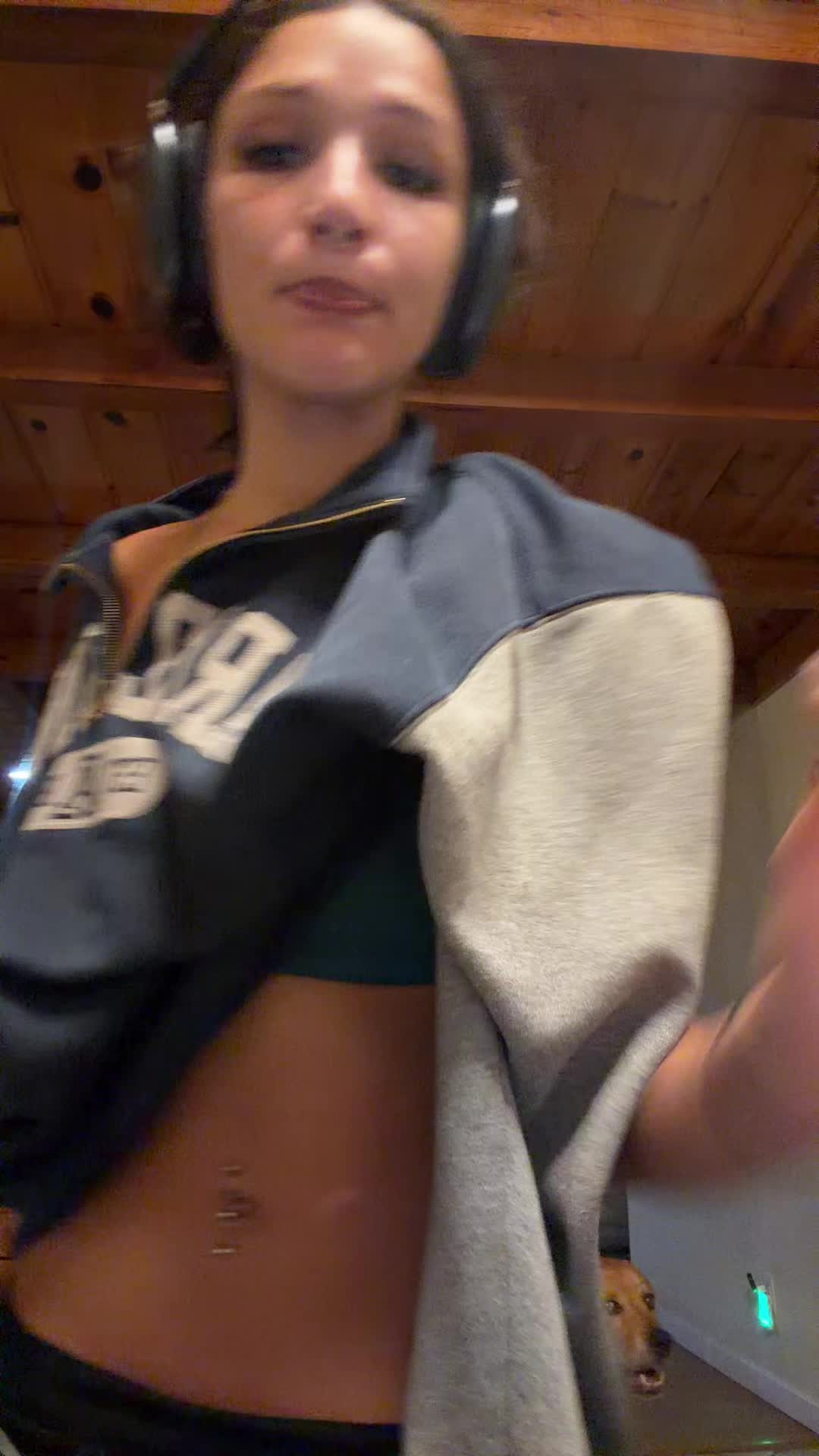 @️