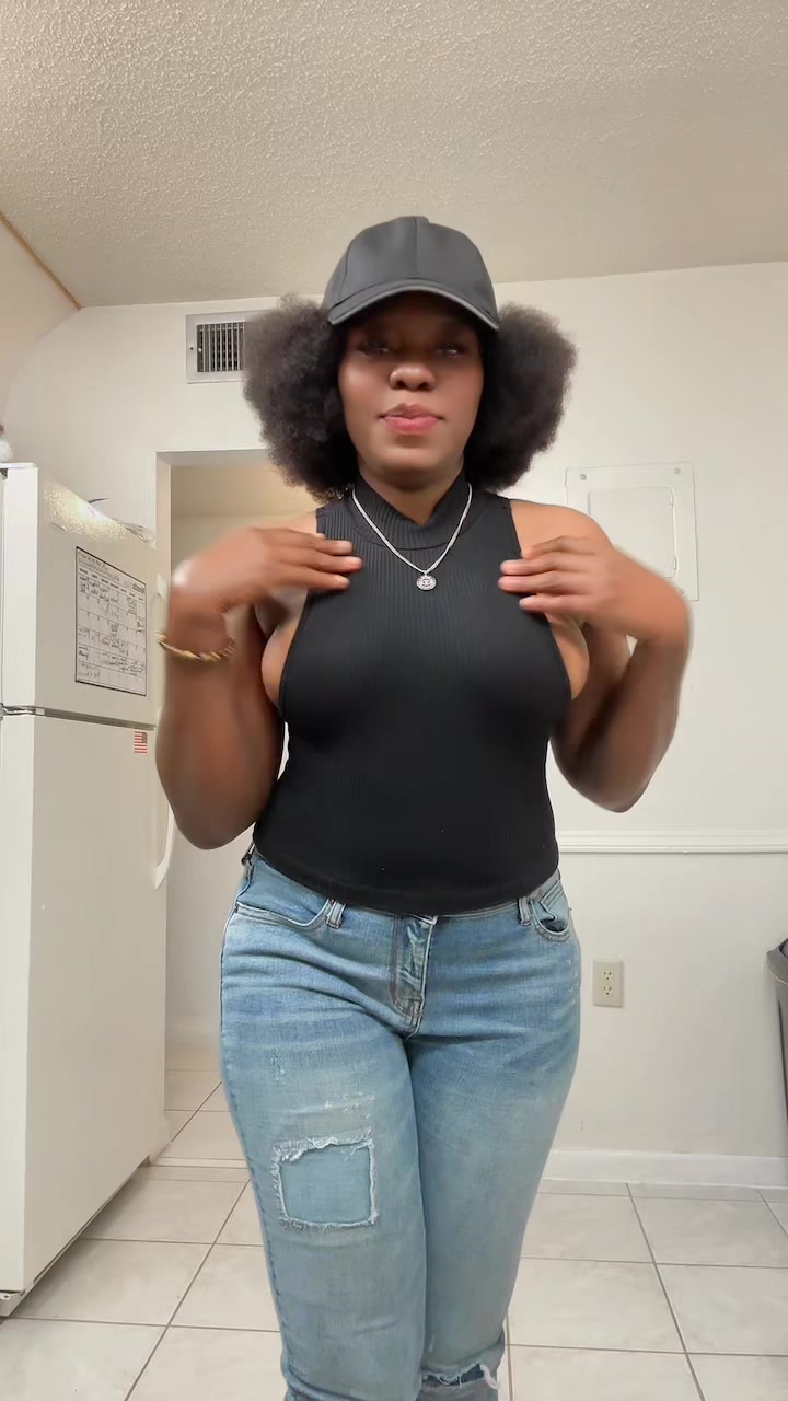 @HannahLeeStore